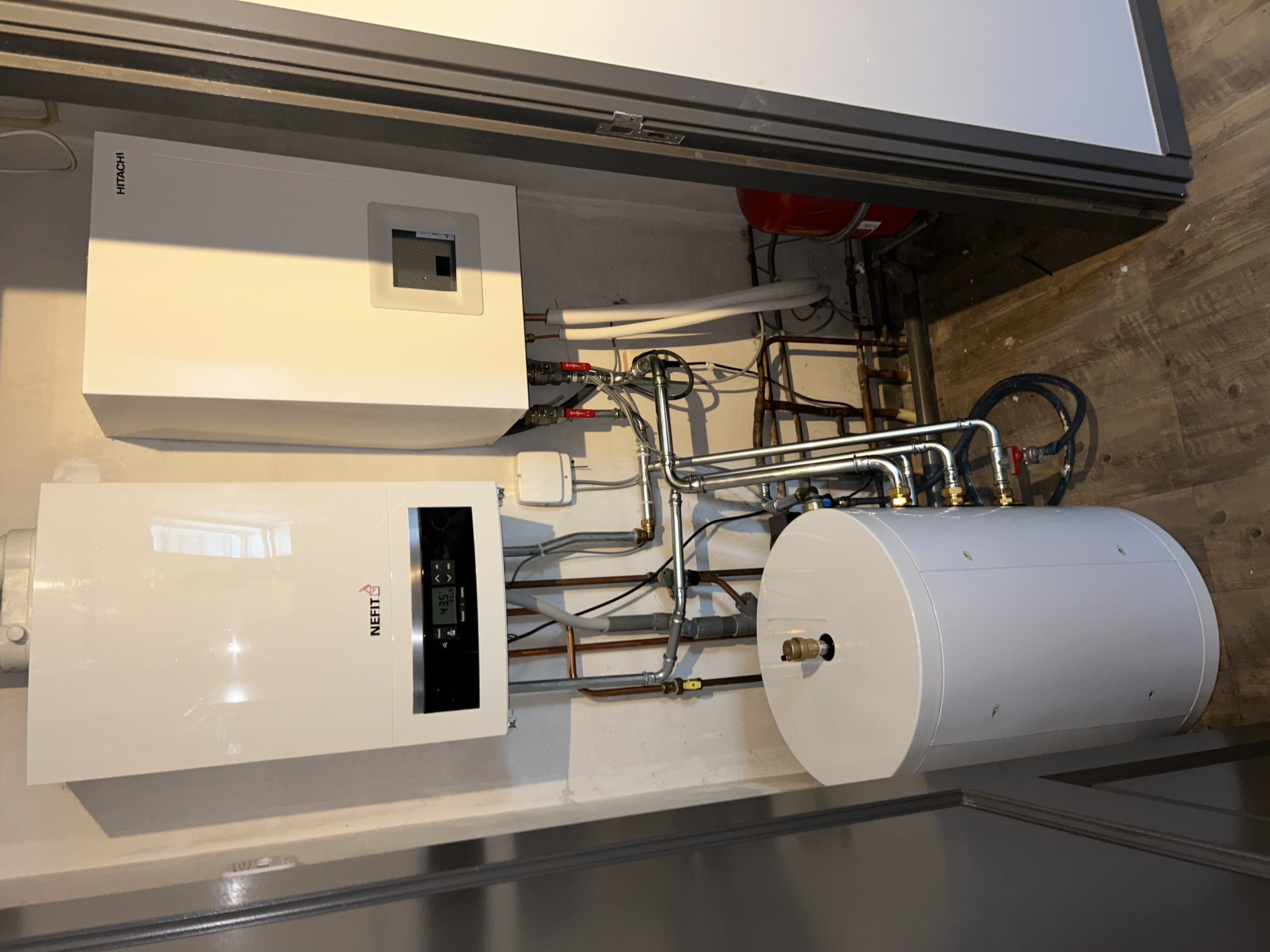 Hitachi hybride installatie